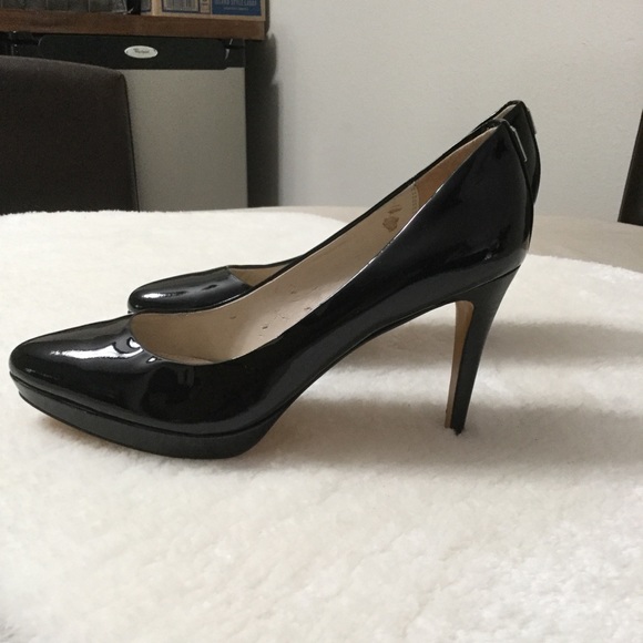 Coach Black Patient Heels 7.5 - Picture 3 of 8